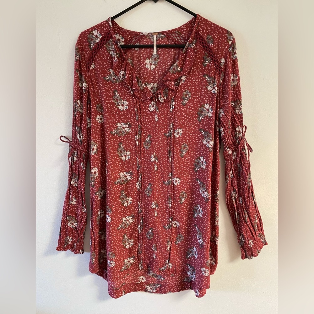Free People size large tunic floral blouse with crocheted inserts